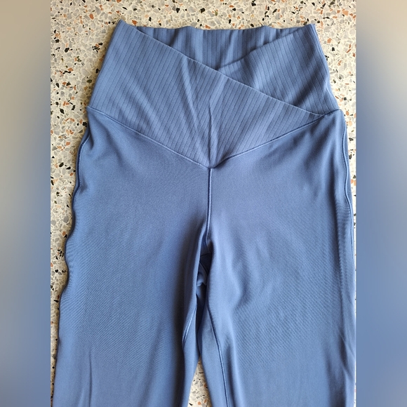 Offline by Aerie Real Me High Waisted Crossover Rib Super Flare Leggings - Picture 4 of 9